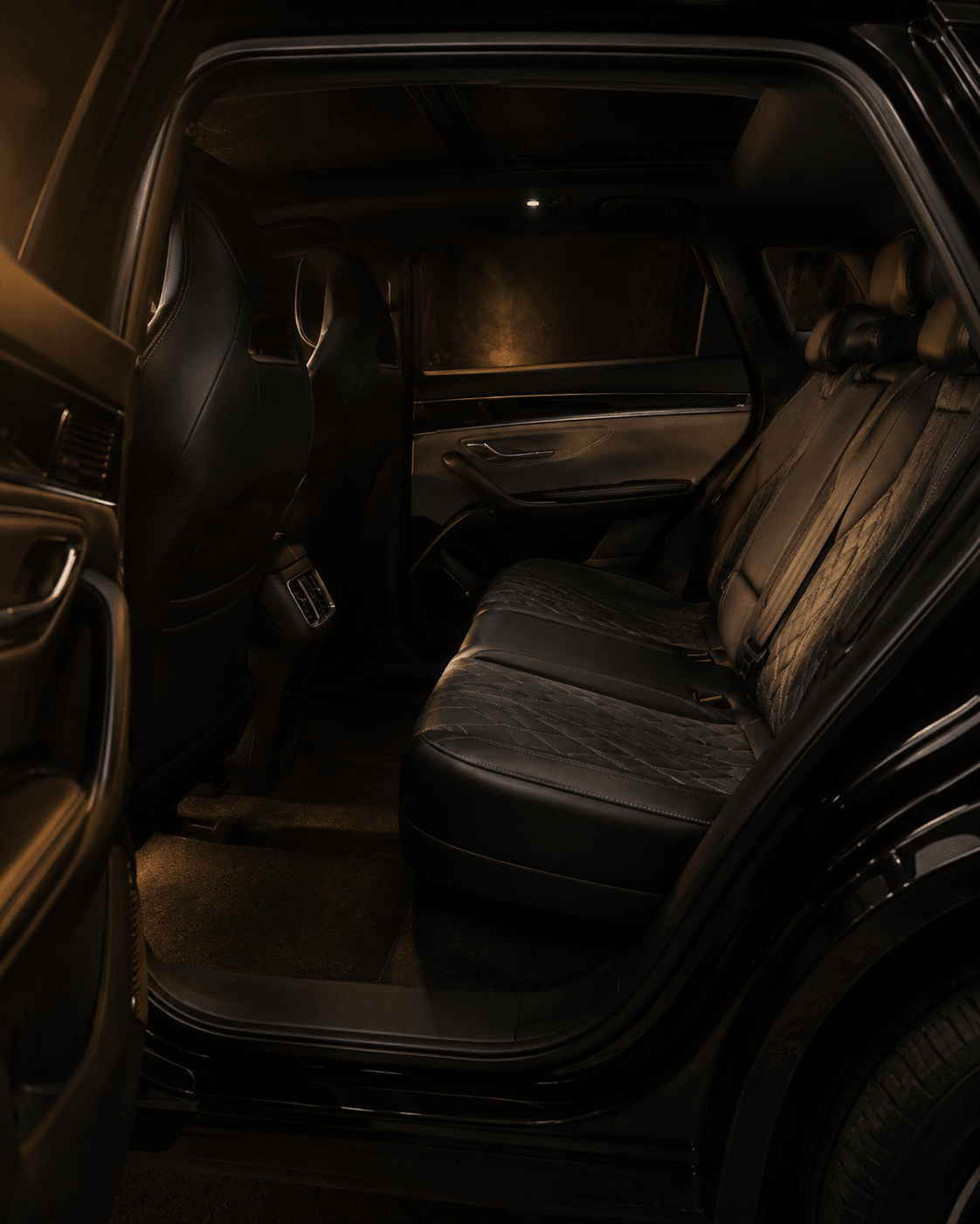 Interior da cabine do SUV executivo